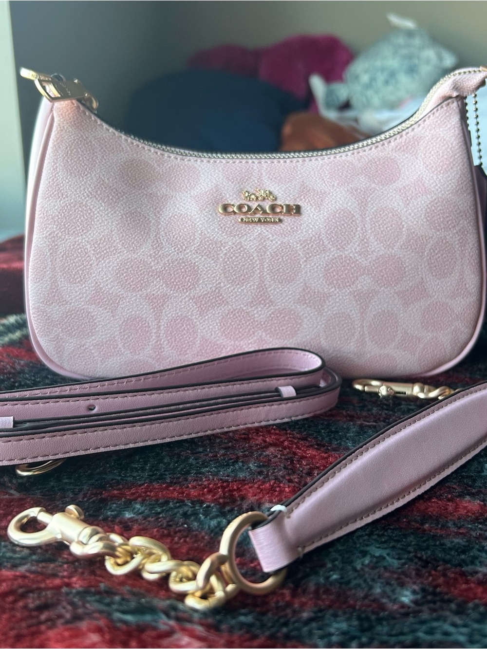COACH Pink Signature Shoulder Bag with Gold Hardware - Picture 6 of 8